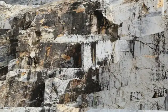 Carrara diventa capitale dell'arte contemporanea in Toscana nel 2026