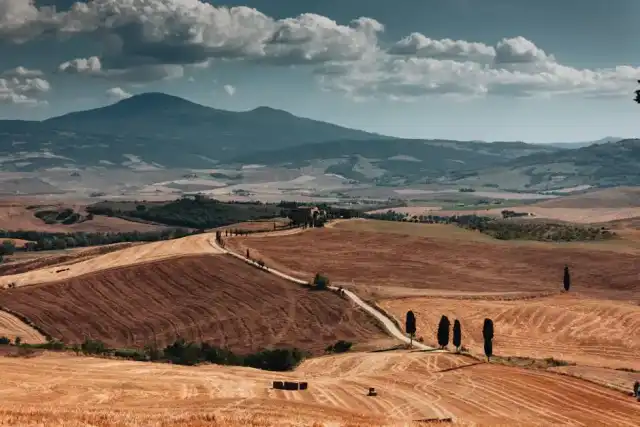 Versilia: dove il mare abbraccia le tradizioni locali